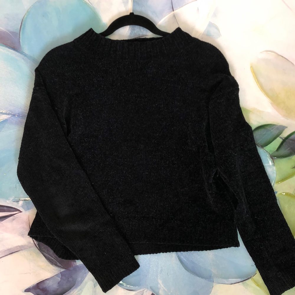 Super soft navy blue kids sweater!